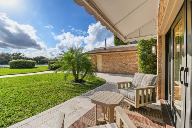 METICULOUSLY RENOVATED TO THE STUDS. ENJOY CONCIERGE STYLE on Jupiter Hills Club in Florida - for sale on GolfHomes.com, golf home, golf lot