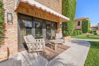 METICULOUSLY RENOVATED TO THE STUDS. ENJOY CONCIERGE STYLE on Jupiter Hills Club in Florida - for sale on GolfHomes.com, golf home, golf lot