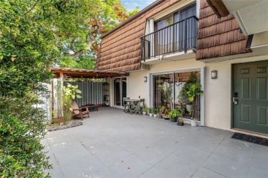 2 stories Townhouse in Pine Island Ridge Country Club. Newer on Pine Island Ridge Country Club in Florida - for sale on GolfHomes.com, golf home, golf lot