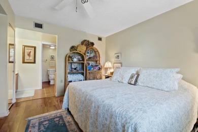 Spacious 2-Bed, 2-Bath Condo in West Palm Beach! This cozy on Bear Lakes Country Club in Florida - for sale on GolfHomes.com, golf home, golf lot