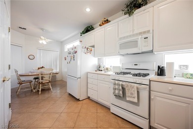 Charming single-story home in the heart of desirable Henderson! on Desert Willow Golf Course in Nevada - for sale on GolfHomes.com, golf home, golf lot