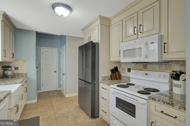 Wonderful opportunity for a move-in ready home with 4 Spacious on Canongate On White Oak Golf Course in Georgia - for sale on GolfHomes.com, golf home, golf lot