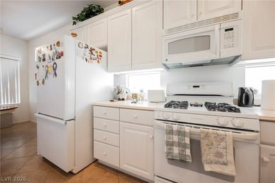 Charming single-story home in the heart of desirable Henderson! on Desert Willow Golf Course in Nevada - for sale on GolfHomes.com, golf home, golf lot