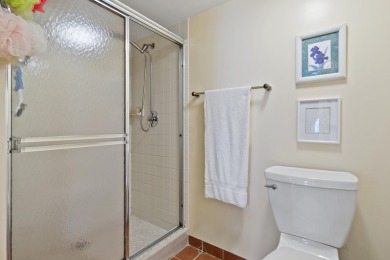 Spacious 2-Bed, 2-Bath Condo in West Palm Beach! This cozy on Bear Lakes Country Club in Florida - for sale on GolfHomes.com, golf home, golf lot