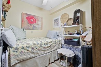Spacious 2-Bed, 2-Bath Condo in West Palm Beach! This cozy on Bear Lakes Country Club in Florida - for sale on GolfHomes.com, golf home, golf lot