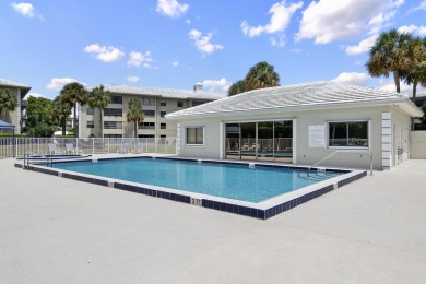 Spacious 2-Bed, 2-Bath Condo in West Palm Beach! This cozy on Bear Lakes Country Club in Florida - for sale on GolfHomes.com, golf home, golf lot
