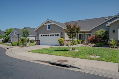 Immaculate home in the gated Poppy Village community of the on Eagle Point Golf Course in Oregon - for sale on GolfHomes.com, golf home, golf lot
