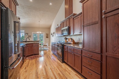 Immaculate home in the gated Poppy Village community of the on Eagle Point Golf Course in Oregon - for sale on GolfHomes.com, golf home, golf lot