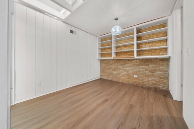 STUNNING ARCHITECTURE - 575 BELVEDERE DR.  BELVEDERE GARDENS on Belvedere Golf Club in Arkansas - for sale on GolfHomes.com, golf home, golf lot