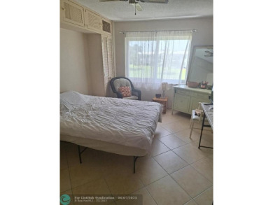 Make this your ideal year around residence or low maintenance on  in Florida - for sale on GolfHomes.com, golf home, golf lot
