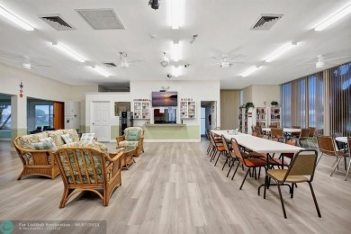 Make this your ideal year around residence or low maintenance on  in Florida - for sale on GolfHomes.com, golf home, golf lot