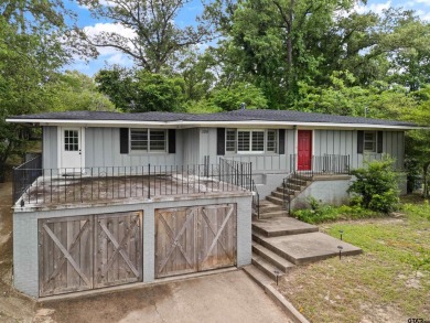 Welcome to this beautifully maintained 2-bedroom, 2-bathroom on Pinecrest Country Club in Texas - for sale on GolfHomes.com, golf home, golf lot