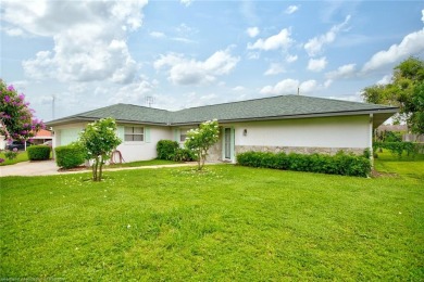 Beautifully maintained home located in the Placid Lakes on Placid Lakes Country Club in Florida - for sale on GolfHomes.com, golf home, golf lot