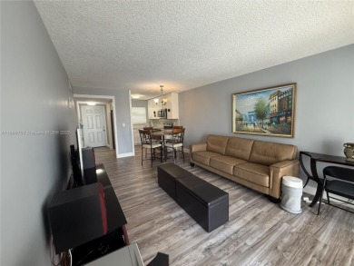 Beautifully upgraded 1 bedroom 1 bath  condo with shaker on Sunrise Lakes Phase III in Florida - for sale on GolfHomes.com, golf home, golf lot