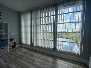 Beautifully upgraded 1 bedroom 1 bath  condo with shaker on Sunrise Lakes Phase III in Florida - for sale on GolfHomes.com, golf home, golf lot