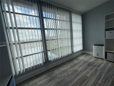 Beautifully upgraded 1 bedroom 1 bath  condo with shaker on Sunrise Lakes Phase III in Florida - for sale on GolfHomes.com, golf home, golf lot