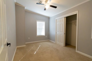 Welcome to this charming 2-bedroom, 2-bathroom manufactured home on Lily Lake Golf and RV Resort in Florida - for sale on GolfHomes.com, golf home, golf lot