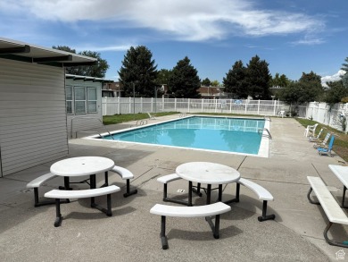 Great townhome next to Meadowbrook Golf Course! Features granite on Meadowbrook Golf Club in Utah - for sale on GolfHomes.com, golf home, golf lot