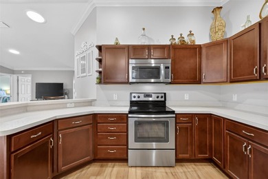 IMMACULATE 3/2 Anchor Cottage Home with GLASS-ENCLOSED LANAI and on Pennbrooke Fairways in Florida - for sale on GolfHomes.com, golf home, golf lot