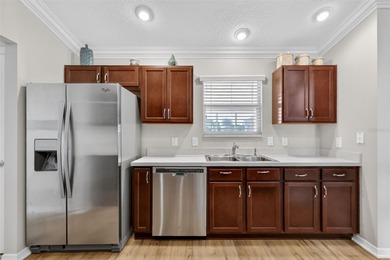 IMMACULATE 3/2 Anchor Cottage Home with GLASS-ENCLOSED LANAI and on Pennbrooke Fairways in Florida - for sale on GolfHomes.com, golf home, golf lot