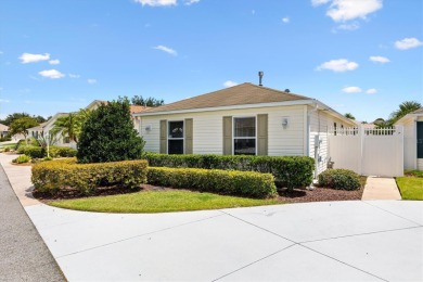 NEW ROOF COMING! Turnkey 3-bedroom, 2-bathroom Bonita Courtyard on The Links of Spruce Creek in Florida - for sale on GolfHomes.com, golf home, golf lot