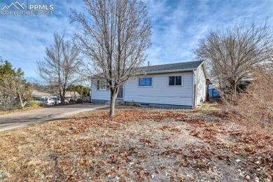 Welcome to this quaint little bungalow home in the Hewitt Sub of on Elmwood Golf Course in Colorado - for sale on GolfHomes.com, golf home, golf lot