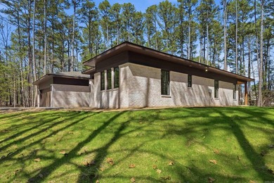 Discover the perfect blend of modern comfort, style, and relaxed on  in Arkansas - for sale on GolfHomes.com, golf home, golf lot
