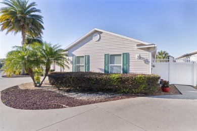 Welcome home to this pristine 2-bedroom, 2-bath *Marathon* on Cane Garden Golf Course - Sumter in Florida - for sale on GolfHomes.com, golf home, golf lot
