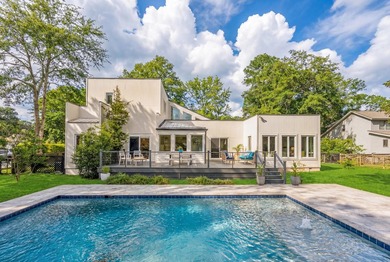 Snee Farm has never looked quite like this! Contemporary on Snee Farm Country Club in South Carolina - for sale on GolfHomes.com, golf home, golf lot