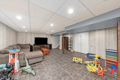 Ranch home located in desirable Fairway Estates. This on Silver Lake Country Club in Illinois - for sale on GolfHomes.com, golf home, golf lot