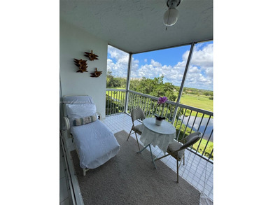This 2/2 condo in the desirable Palm-Aire community on the 7th on Palm-Aire Country Club and Resort - Palms in Florida - for sale on GolfHomes.com, golf home, golf lot