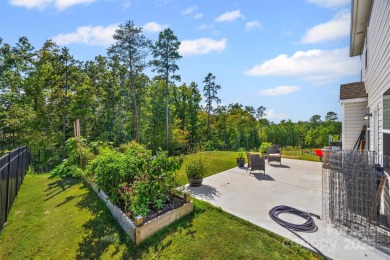 Welcome to 18022 Stark Way! This fantastic 4 bedroom, 3.5 bath on The Palisades Country Club in North Carolina - for sale on GolfHomes.com, golf home, golf lot