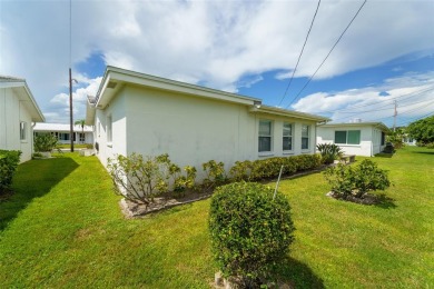 Don't miss this move-in ready 2bd 2ba 1 car garage Baldwin model on Mainlands Golf Club in Florida - for sale on GolfHomes.com, golf home, golf lot