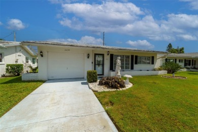 Don't miss this move-in ready 2bd 2ba 1 car garage Baldwin model on Mainlands Golf Club in Florida - for sale on GolfHomes.com, golf home, golf lot