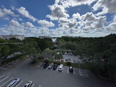 This 2/2 condo in the desirable Palm-Aire community on the 7th on Palm-Aire Country Club and Resort - Palms in Florida - for sale on GolfHomes.com, golf home, golf lot