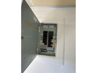 This 2/2 condo in the desirable Palm-Aire community on the 7th on Palm-Aire Country Club and Resort - Palms in Florida - for sale on GolfHomes.com, golf home, golf lot