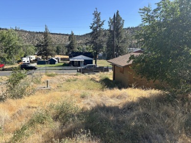 Nice size buildable lot within Prineville city limits. The on Meadow Lakes Golf Course in Oregon - for sale on GolfHomes.com, golf home, golf lot