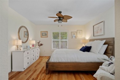 WELL-MAINTAINED 2 BEDROOM, 2 BATH PLUS DEN, 2-CAR GARAGE LOCATED on Kings Gate Golf Club in Florida - for sale on GolfHomes.com, golf home, golf lot