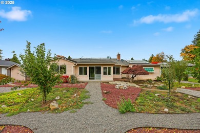 Call for details on 3.375% Rate Assumable Loan! Charming home on Gresham Golf Course in Oregon - for sale on GolfHomes.com, golf home, golf lot