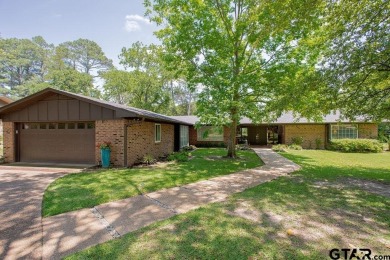 Don't miss your opportunity to own a fully updated 2420 square on Hide-A-Way Lake Golf Course in Texas - for sale on GolfHomes.com, golf home, golf lot