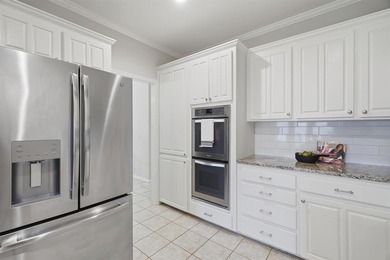 Newly updated Tamarisk gem in Fairway Oaks! This spacious on Abilene Country Club - South Course in Texas - for sale on GolfHomes.com, golf home, golf lot