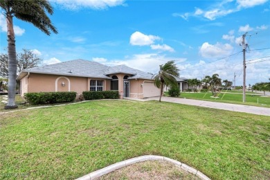 SW Cape Coral Home with room for everyone 4 Bedrooms 2 Full on Palmetto-Pine Country Club in Florida - for sale on GolfHomes.com, golf home, golf lot