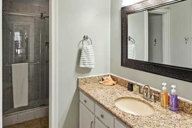 GOLF COURSE LIVING WITH STYLE & SPACE! Welcome to this stunning on Glenlakes Golf Club in Alabama - for sale on GolfHomes.com, golf home, golf lot