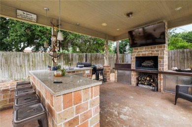 Don't miss out on this charming 4 bed / 3 bath home sitting on a on Ebony Hills Public Golf Course in Texas - for sale on GolfHomes.com, golf home, golf lot
