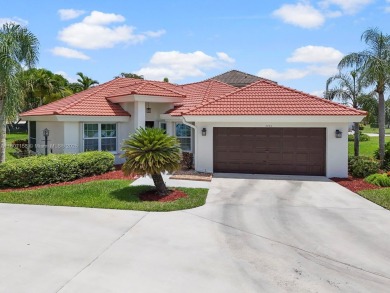 *Affordable and well-maintained 2/2 home situated in Augusta on Keys Gate Golf Club in Florida - for sale on GolfHomes.com, golf home, golf lot