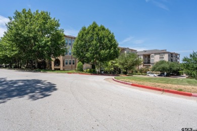 Perfectly updated condo in the Cascades Lake Towers!  With an on Cascades Golf Club in Texas - for sale on GolfHomes.com, golf home, golf lot
