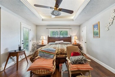 Beautifully remodeled full brick home nestled in a cul-de-sac on on Indian Springs Country Club in Oklahoma - for sale on GolfHomes.com, golf home, golf lot