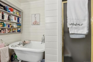 Beautifully remodeled full brick home nestled in a cul-de-sac on on Indian Springs Country Club in Oklahoma - for sale on GolfHomes.com, golf home, golf lot