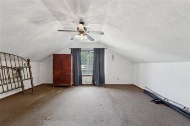 Beautifully remodeled full brick home nestled in a cul-de-sac on on Indian Springs Country Club in Oklahoma - for sale on GolfHomes.com, golf home, golf lot