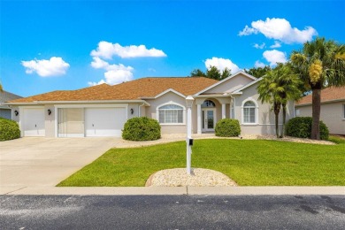 *** WONDERFUL HOME ***  3 Bed / 2 Bath with Golf Cart Garage ! on Ocala Palms Golf and Country Club in Florida - for sale on GolfHomes.com, golf home, golf lot
